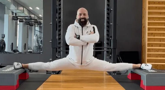 Hyperbolic Stretching flexibility program